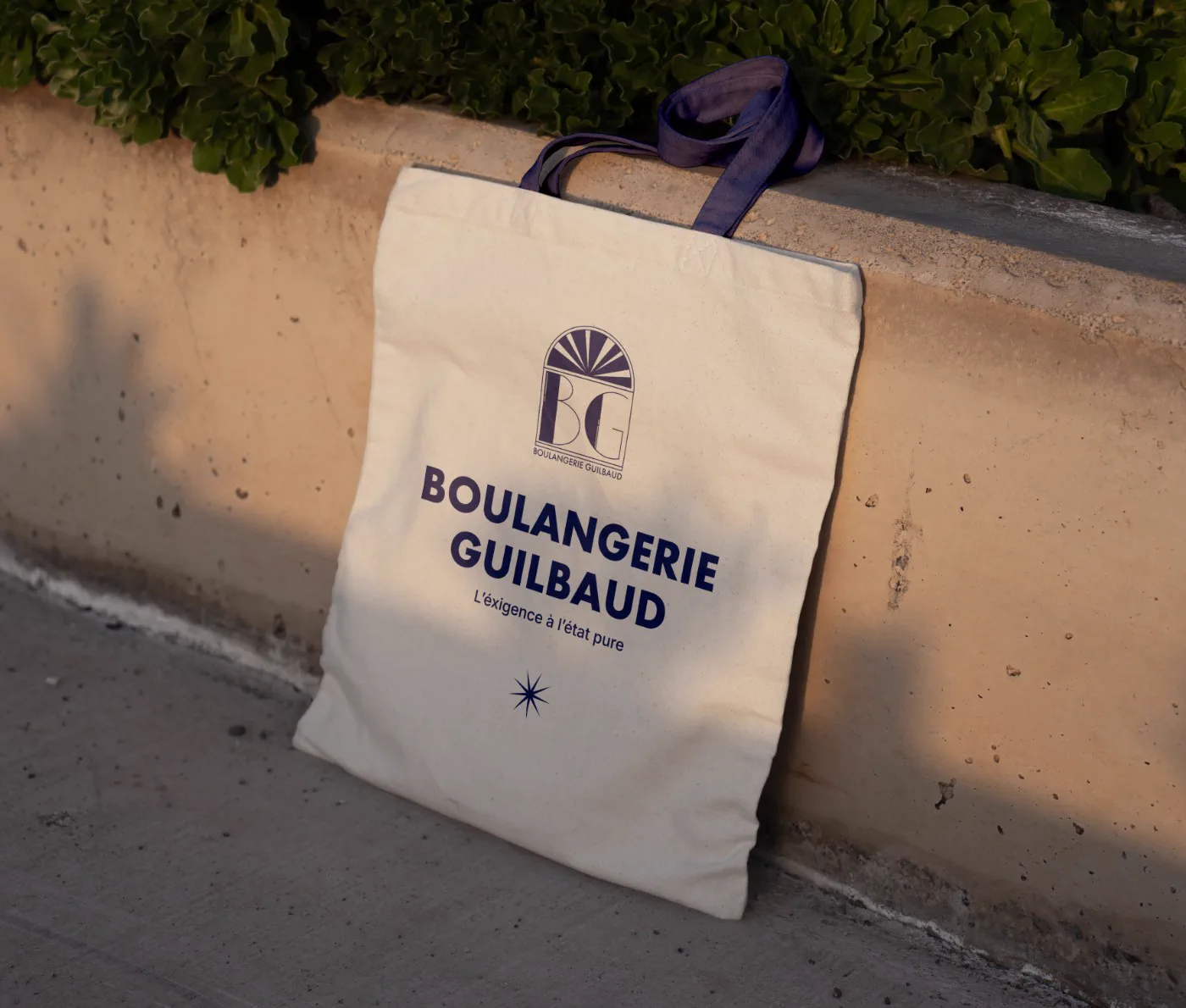 Tote bag